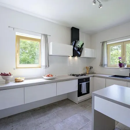 Aria In Kraj Drage - Haus Fuer 6 Personen