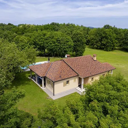 Villa Aria In Kraj Drage - Haus Fuer 6 Personen Nedescina
